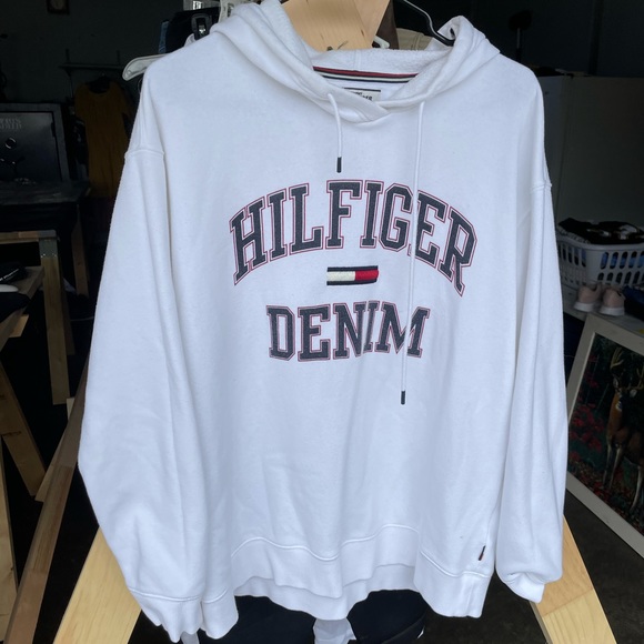 TOMMY HILFIGER SWEATSHIRT - Picture 1 of 2